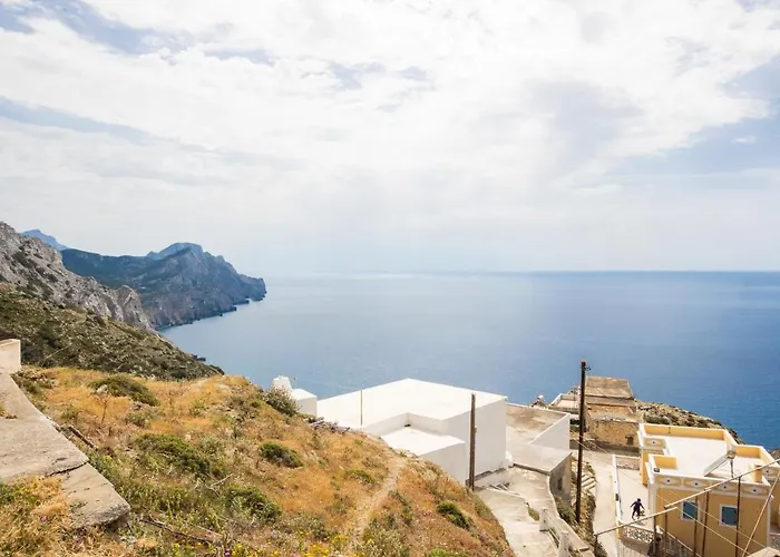 فيلة Nacros Karpathou