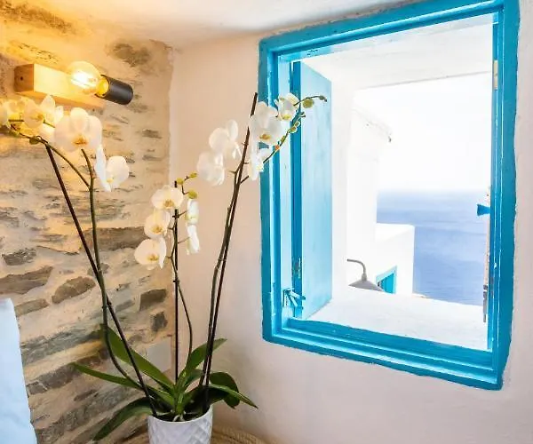 فيلة Nacros Karpathou